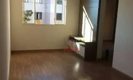 Apartamento à venda no Residencial Lindóia em Londrina.