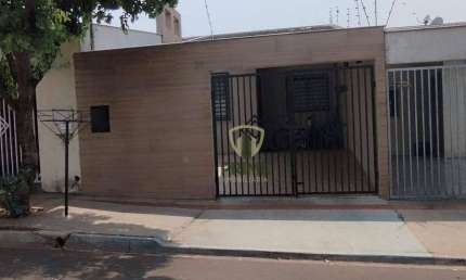 Casa residencial à venda no jardim Maria Luiza Zona Oeste em Londrina.