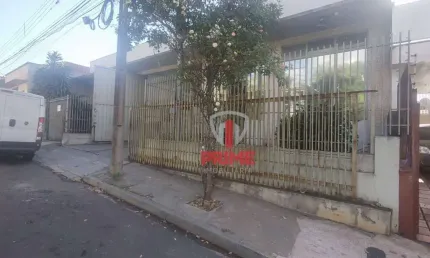 Barracão à venda na região central de Londrina. Espaço para armazenamento, produção ou atividades industriais.