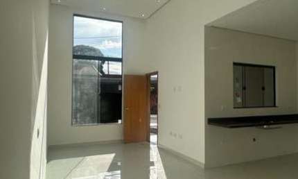Casa à venda no Jardim Ana Rosa, em Cambé. Casa nova, acabamento excelente. Próximo do supermercado Golf e Farmácias.