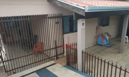 Casa à venda no Violin, em Londrina,  com 3 quartos, sala, cozinha com armário, área de serviço, 1 banheiro social, 1 vaga de garagem, churrasqueira.