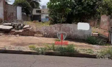 Terreno à venda próximo à Prefeitura em Londrina. Com 656,25 M² em excelente localização. Perto do Super Muffato da Duque de Caxias. ** Aceita imóveis