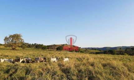 Fazenda em Rio Bom no Paraná. Para pecuária, 20 alqueires de plantio, mangueira, barracão, casa sede.   1 + 2 pagamentos,  R$150.000 o alqueire.