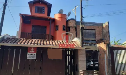 Sobrado à venda no Jardim Tarumã em Londrina.   - Com 3 suítes