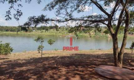 Chácara à venda em Condomínio Riviera do Nascente em Alvorada do Sul. Com 2 piscinas (adulta e infantil) e pomar com várias frutas