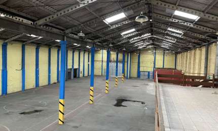 Ponto comercial para alugar na Rua Professor Leônidas Ferreira da Costa, 161, Parolin, Curitiba por R$ 30.000