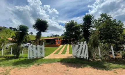 Chácara com 3 dormitórios à venda, 1013 m² por R$ 590.000,00 - Camanducaia - Camanducaia/MG