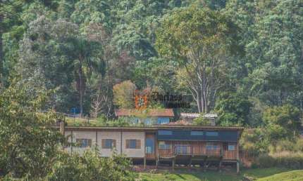 Chácara com 4 dormitórios à venda, 1500 m² por R$ 650.000,00 - Bom Jardim - Camanducaia/MG