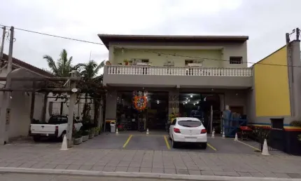 Sobrado com 4 dormitórios à venda, 962 m² por R$ 2.300.000 - Quiririm - Taubaté/SP
