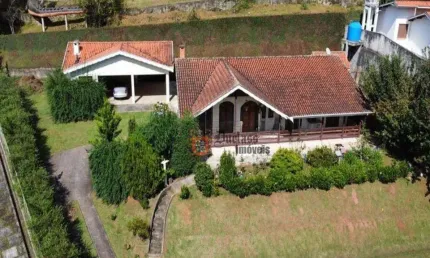 Casa com 3 dormitórios à venda, 235 m² por R$ 1.250.000,00 - Alto Do Capivari - Campos do Jordão/SP