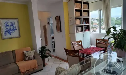 Vendo apto de dois dormitórios em roçado sj sc andar alto, linda vista.