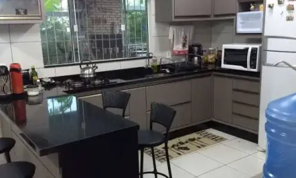 Vendo excelente casa de alvenaria na Praia do Meio Palhoça SC