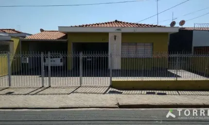 Casa à venda no Bairro Vila Santana em, Sorocaba/SP