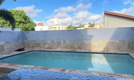 Sobrado com piscina à venda no Bairro Vila Trujillo em, Sorocaba/SP