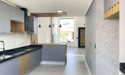Casa mobiliada com piscina no Condomínio Horto Florestal III, em Sorocaba/SP