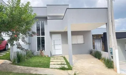 Linda Casa à venda no Condomínio Horto Florestal Villagio em, Sorocaba/SP