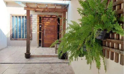Casa com 2 quartos à venda na Elio Luxardo, 54, Jardim Tulipas, Sorocaba