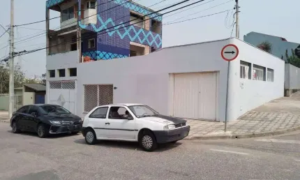 Casa com salão comercial a venda no Jardim Gutierres em Sorocaba/sp