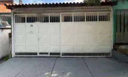 Casa com 2 quartos à venda na Rua Laura Maria dos Santos, 432, Jardim Casa Branca, Sorocaba