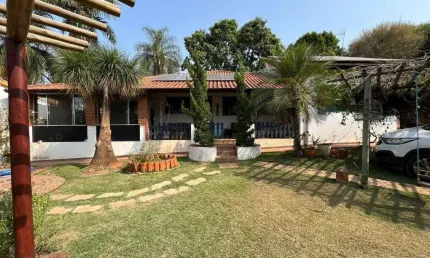 Casa com parede de escalada e casa de árvore a venda no Condomínio Aquarius em Araçoiaba/sp