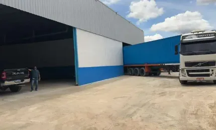Barracão / Galpão / Depósito com 2 salas para alugar na Rua Beija-flor Vermelho, Tarumã, Manaus, 1500 m2 por R$ 30.000