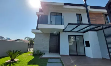Excelente sobrado com 2 suítes + 1 dormitório na divisa do bom retiro com o saguaçu.