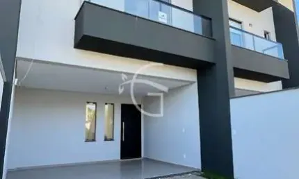 Casa com 3 quartos à venda na Vila Nova, Joinville  por R$ 525.000