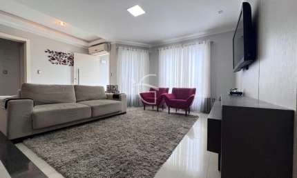 Excelente casa no Floresta com 220m² de área construída e um terreno de 600m² .