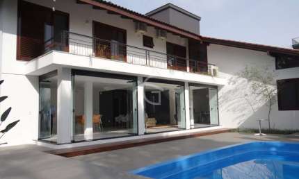 CASA NO BAIRRO GLÓRIA EM CONDOMÍNIO DE ALTO PADRÃO PARA VOCÊ QUE BUSCA EXCLUSIVIDADE E LOCALIZAÇÃO!!