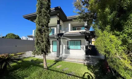 Venha conhecer essa maravilhosa casa localizada em um dos bairros mais valorizados da cidade!