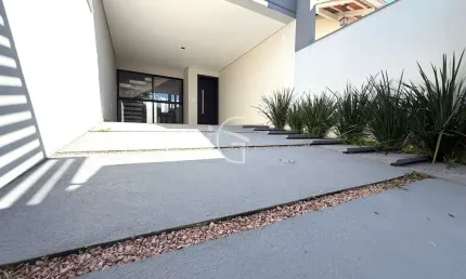 Casa Geminada à venda no Bairro Bom Retiro, por 650 mil