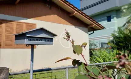 Casa na rua benjamin constant com terreno medindo 625 m² sendo 12,5m frente x 50m profundidade