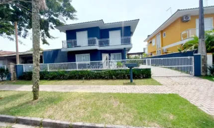 Casa com 4 quartos para alugar na Rua Guatemala, Atami, Pontal do Paraná
