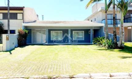 Casa com 2 quartos para alugar na Avenida Brasil, 3101, Atami, Pontal do Paraná