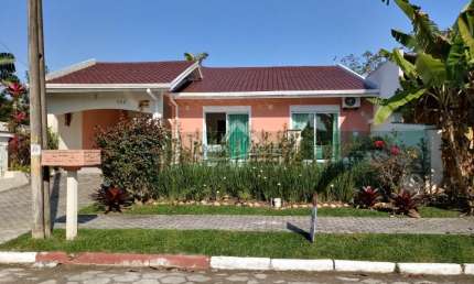 Casa para alugar na Rua Canadá, 755, Atami, Pontal do Paraná