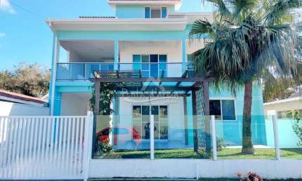 Casa com 3 quartos para alugar na Rua Suíça, 800, Atami, Pontal do Paraná