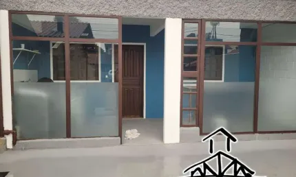 Locação anual apartamento térreo com 2 dormitórios campeche