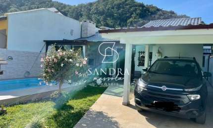 Casa à venda no bairro Armação do Pântano do Sul - Florianópolis/SC