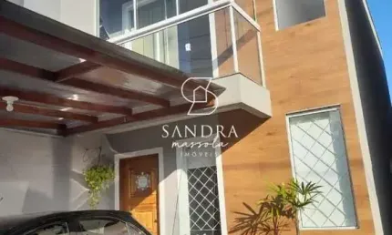 Sobrado à venda no bairro São João do Rio Vermelho - Florianópolis/SC