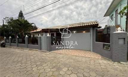 Casa à venda no bairro Ingleses do Rio Vermelho - Florianópolis/SC