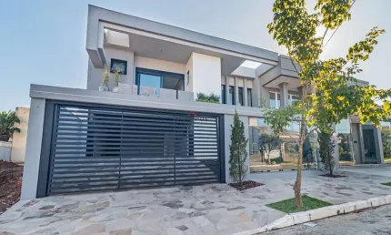 Excelente sobrado com 3 suítes no bairro Moinhos de Vento!