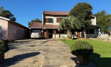 Casa 04 dormitórios Nossa Senhora das Graças em Canoas.