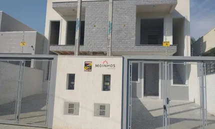 Excelente sobrado de 3 dorms com suíte e sacada no bairro Igara - Canoas!