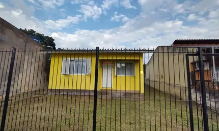 Casa térrea de 2 dormitórios no bairro Igara com pátio grande!