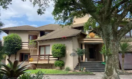 Casa-Sobrado Comercial com 6 Quartos e 4 banheiros para Alugar, Bairro Igara Canoas