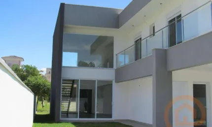 Casa com 3 suítes à venda, 325 m² por R$ 2.490.000 - Jundiaí