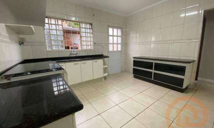 Casa com 3 dormitórios à venda, 220 m² por R$ 750.000,00 - Vila Liberdade - Jundiaí/SP