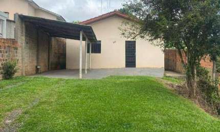 Casa com 3 dormitórios para alugar por R$ 860,00/mês - Alto da Glória - Irati/PR