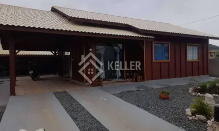 Casa com Edícula em Terreno Amplo – 300m² | 3 Quartos (1 Suíte) | Garagem Coberta para 2 Carros