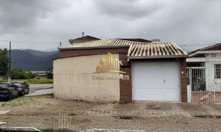 Casa com piscina toda arrejada Bairro Jd Real Praia Grande Sp